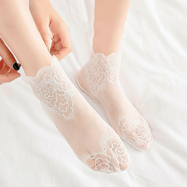 Best Seller Women’s Lace Socks – Classic Floral Pattern for Any Outfit