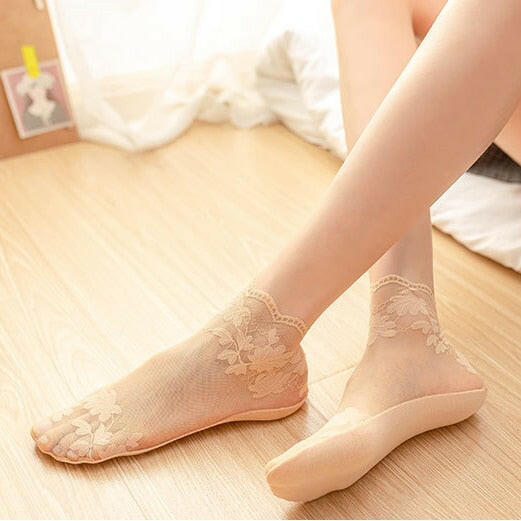 Best Seller Women’s Lace Socks – Classic Floral Pattern for Any Outfit FY-SKIN EUR 35-41