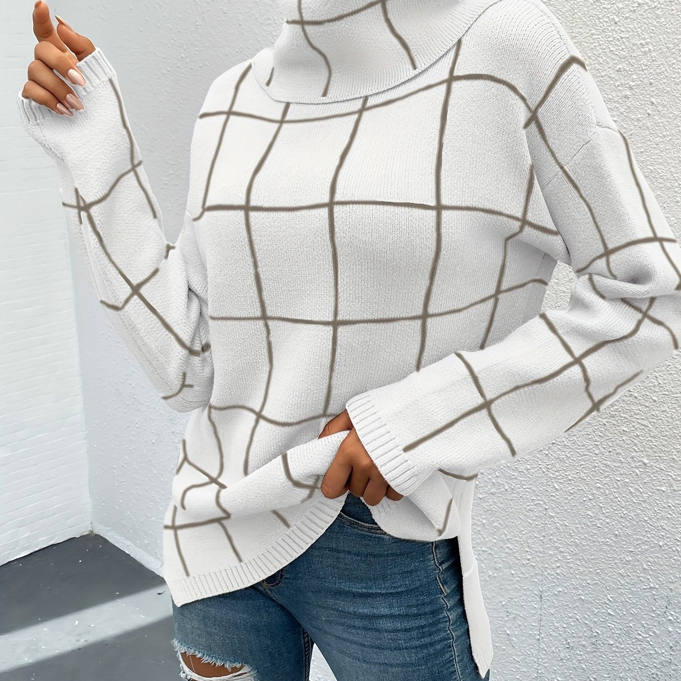 Women's Long Sleeve Loose Fit Sweater White