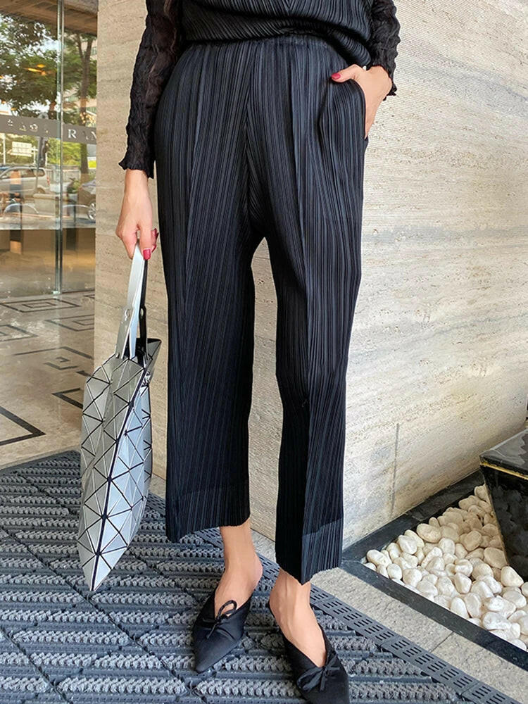 Tailored Pleated Suit with Medium Stretch - Classic & Chic - Clearance