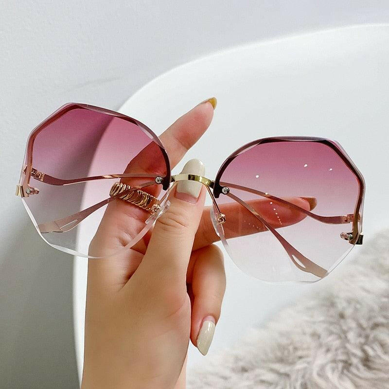 Stylish Curved Rimless Sunnies