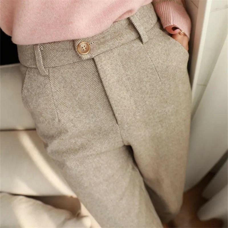 Tailored Fusion Pencil Pants: Sophisticated Style and Comfort Beige